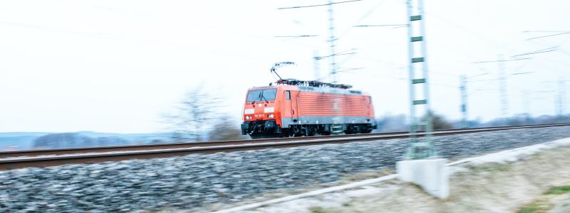 Backkameran levereras i september och kommer att testas och utvärderas under resten av 2024. Samtidigt pågår diskussioner om att implementera PMU:er (Performance Monitoring Units), särskilt för urspårningsdetektion och identifiering av hjulplattor. Foto: markus spiske/unsplash