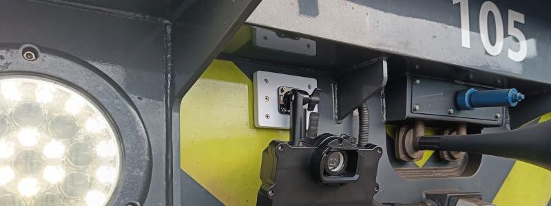 En monterad sensor på ett järnvägsfordon. Foto: RMD