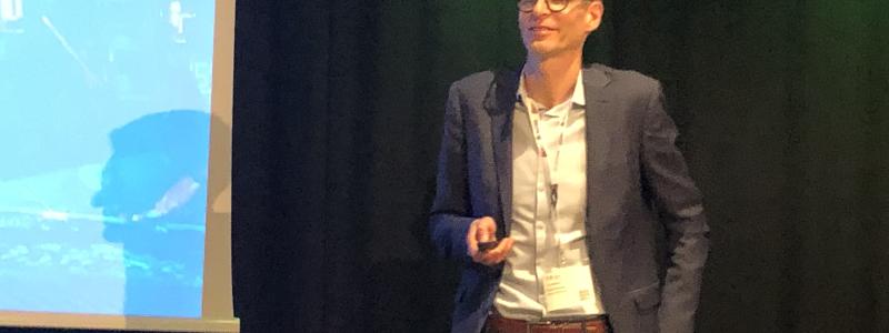 Vid järnvägsmässan Train & Rail på Stockholmsmässan presenterade Stefan Persson, biträdande förvaltningschef vid Region Stockholms förvaltning för utbyggd tunnelbana, utbyggnaden av nya tunnelbanelinjer i Stockholm. Foto: Anders Carlsson