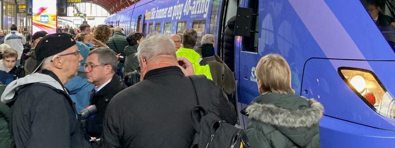 Pågatågens 40-årsfirande startade med det kalaspyntade tåget på Malmö C Foto: Skånetrafiken