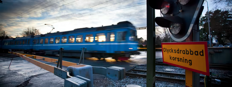 SL bygger två planskilda korsningar som ska öka säkerheten på och kring Roslagsbanan. Foto: SL