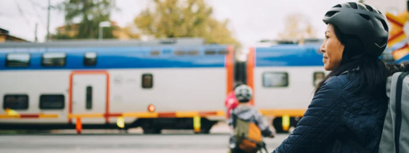 Väntan på bommarna vid järnvägsövergångarna i Flen och Skebokvarn är över. Foto: Trafikverket