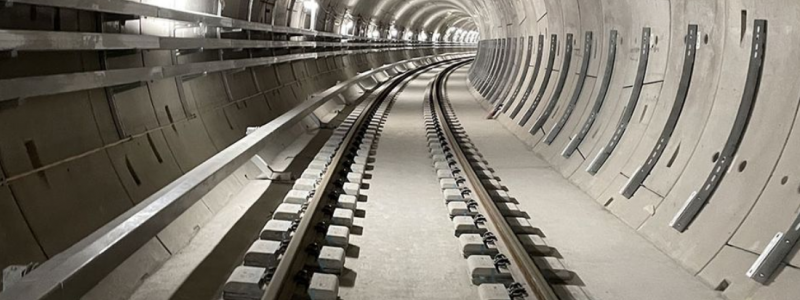 Vossloh får uppdrag att brännsvetsa räl i tunneln. Foto: Vossloh