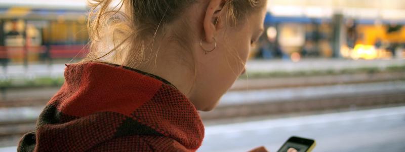 "Mobiltäckning är en hygienfaktor" säger Patrik Jakobsson, chef för avdelningen för tillväxt och samhällsbyggnad på Sveriges Kommuner och Regioner. Foto: daria nepriakhina/unsplash