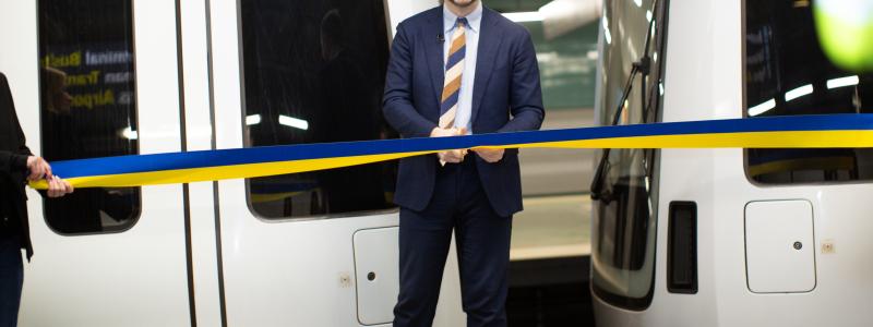 Trafikregionrådet Jakop Dalunde vid namngivningscermonin på Liljeholmens tunnelbanestation. Foto: SL