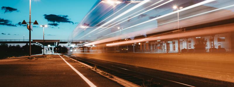 SJ:s nya snabbtåg kräver banor som klarar högre hastigheter. Foto: Tom Grünbauer/Unsplash