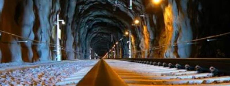 Upprustningen av kontaktledningsanläggningen planeras vara klar hösten 2024. Källa: Trafikverket