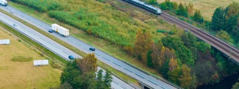 Förslaget innebär att regeringen beslutar om att bilda ett statligt ägt bolag som tar över vissa större projekt. Foto: Trafikverket