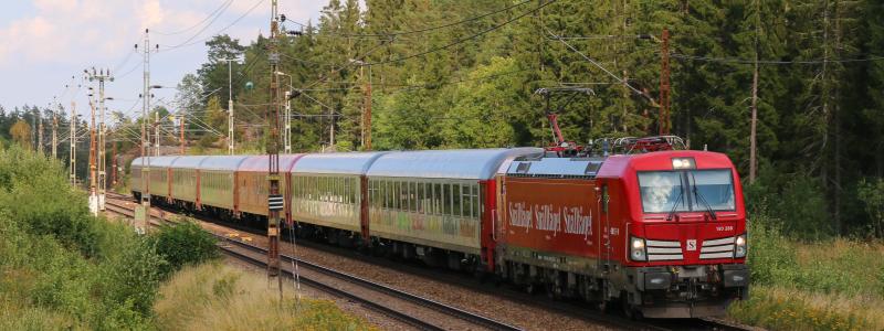 Elektrifieringen av Meråkerbanan mellan Storlien och Trondheim skapar nya möjligheter för gränsöverskridande tågtrafik, något som nu väcker Snälltågets intresse. Pressbild: Snälltåget