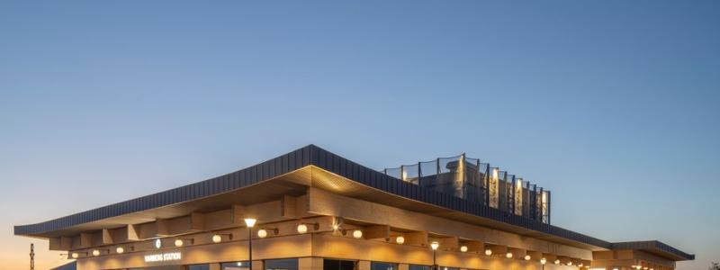 Få städer har något så unikt som en ny tågstation vid havet. Stationen blir ett nytt landmärke för Varberg vid sidan av klassiker som fästningen och kallbadhuset. Foto: Åke E:son Lindman