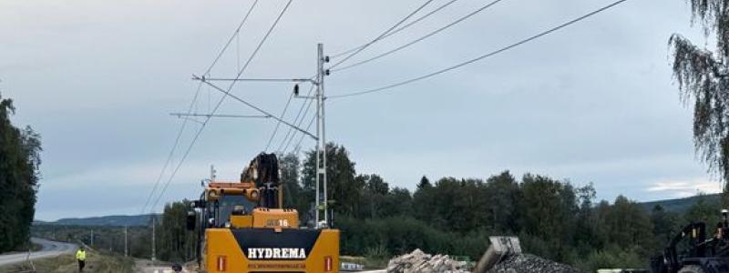 Arbetet med att återställa banan har pågått intensivt i flera veckor. Bild från Prästmon i Härnösands kommun. Foto: Trafikverket