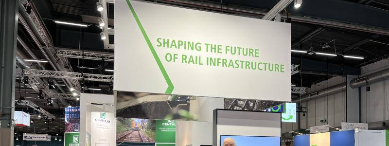 Jonas Ivenäs, Marknadschef, och vice vd på Vossloh Rail Services Scandinavia AB, berättade om företagets nya produkter på järnvägsmässan Train & Rail.