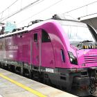 Utöver lokets nya utseende kommer resenärer att kunna se informationsfilmer ombord på PKP Intercitys tåg. Filmerna berättar om Czochralskis två viktigaste uppfinningar: kiselkristallmetoden och Metall B. foto: PKP