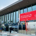 Nyligen öppnade det nya stationshuset som ligger på den norra sidan av stationen vid Veddestabron i Barkarby. Foto: Trafikverket, Ann Sandén