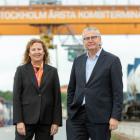 Jernhusens vd Biljana Pehrson och Green Cargos vd Henrik Dahlin på Årsta kombiterminal. Foto: Peter Lydèn Green Cargo AB/Jernhusen AB