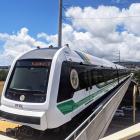 Honolulus automatiska Skyline-metro når nu flygplatsen och omfattar 26,2 kilometer. Byggd av Hitachi Rail. Foto: Wikipedia Commons Lic. Kredit: Eli Fessler