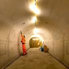 Själva tvärtunnlarna har byggts med så kallad sprutbetongteknik, där marken successivt grävs ut mellan tunnelrören och stabiliseras med betong. Avståndet mellan rören varierar mellan 6 och 20 meter. Foto: HS2 - projekt