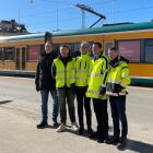 Från vänster: Mattias Näsström, Östgötatrafiken, Joakim Viitanen, extern projektledare för E.ON, Björn Persson, E.ON, Gustav Flodén, Norrköpings kommun och Peter Jonander, Nodra. Foto: Norrköpings kommun