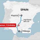 Andalusiska räddningstjänster uppger att minst 25 personer har förts till sjukhus med allvarliga skador, medan ytterligare passagerare fått lindrigare skador. Räddningsinsatsen pågick långt in på natten och omfattade ett stort antal ambulanser, brandfordon och sjukvårdspersonal. Bild: Network Rail