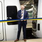 Trafikregionrådet Jakop Dalunde vid namngivningscermonin på Liljeholmens tunnelbanestation. Foto: SL