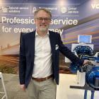 På järnvägsmässan Train & Rail berättade Ulf Hambeck, Europachef för Voiths järnvägsdivision, hur digitala automatkoppel kan minska den "luft" som i dag finns i järnvägssystemet – alltså den kapacitetsförlust som uppstår när analoga godståg inte kan kommunicera med övriga tåg.