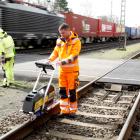 SoniQ Rail Explorer ute i spår. Foto: Vossloh