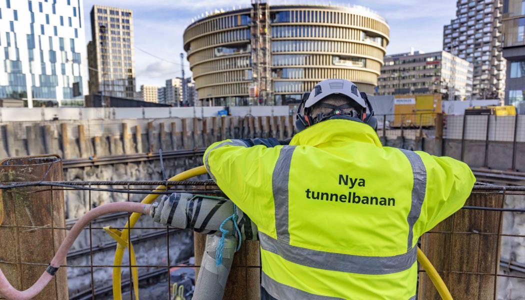Utbyggnaden av nya tunnelbaneförbindelser är i full gång i Stockholmsområdet, men ytterligare 12 spårprojekt kan bli verklighet, enligt ett förslag från Region Stockholm som nu granskas av regionpolitikerna. Här pågår arbeten i Hagastaden i norra Stockholm stad med att bygga ut gröna linjen från Odenplan till Arenastaden.

FOTO: Liza Simonsson