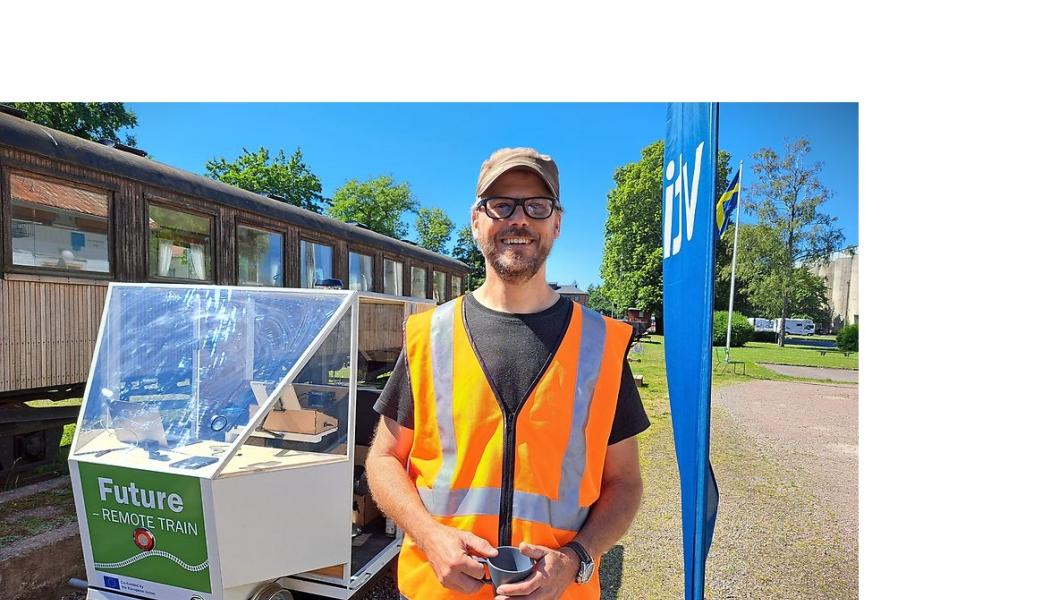 Nu kör vi. Projektledaren och VTI-forskaren Tomas Rosberg strax innan fältförsöken i Vadstena drog igång. Foto: Mikael Sönne