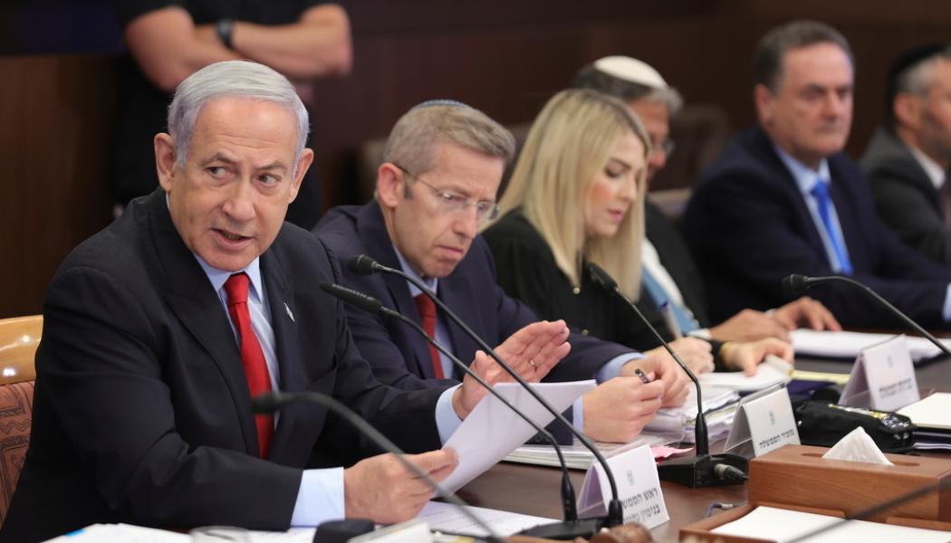 Abir Sultan/AP/TT: Israels premiärminister Benjamin Netanyahu vid helgens kabinettsmöte.