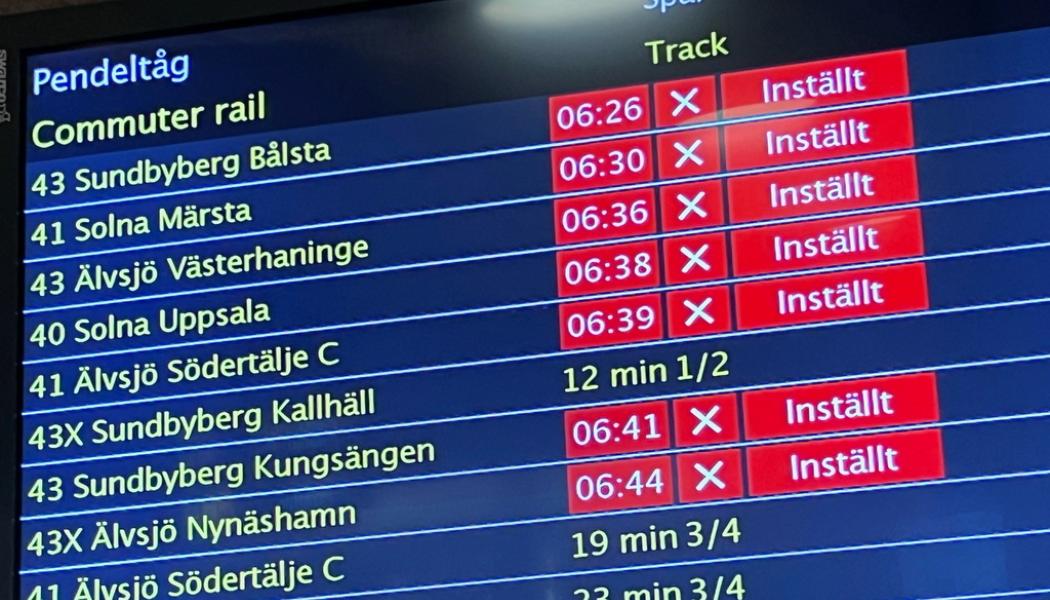 Johan Jeppsson / TT: Många pendeltåg ställdes in när lokförare gick ut i en vild strejk i april. Arkivbild.