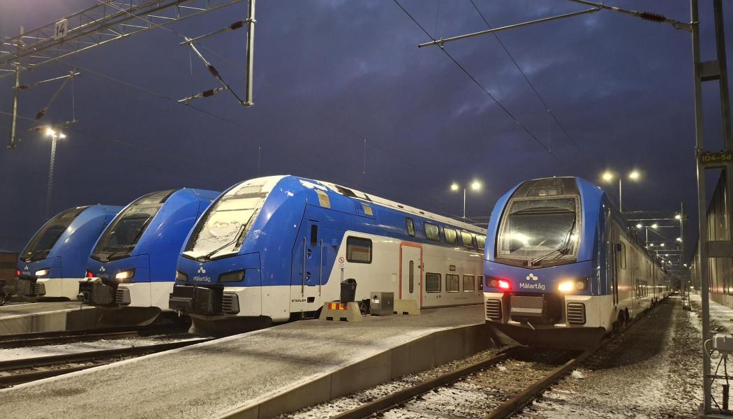 Mälartåg utanför Gredbydepån där Transdev bedriver stora delar av sitt underhållsarbete. Foto: Transdev