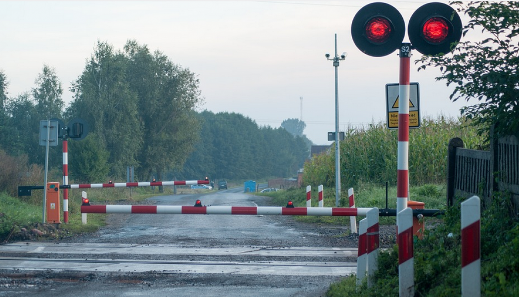 Plankorsningsolyckor bidrar till olyckor på järnvägen. Arkivbild