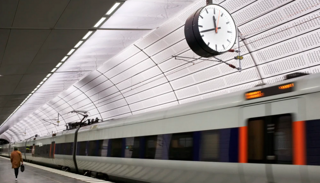 Den uppdaterade statistiken visar att det 2020 var 18 200 personer som dagligen arbetspendlade över Öresund. Foto: Region Skåne
