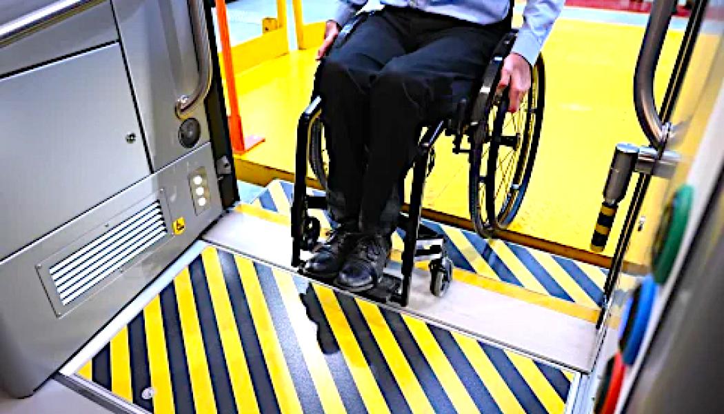 Varje belgiskt M7-tåg kommer att innehålla minst en vagn med självständig tillgång för resande i rullstol samt en flerfunktionsvagn som kan ta emot cyklar och barnvagnar. Således kommer varje M7-tåg att kunna ta emot minst 16 cyklar. Foto: SNCB