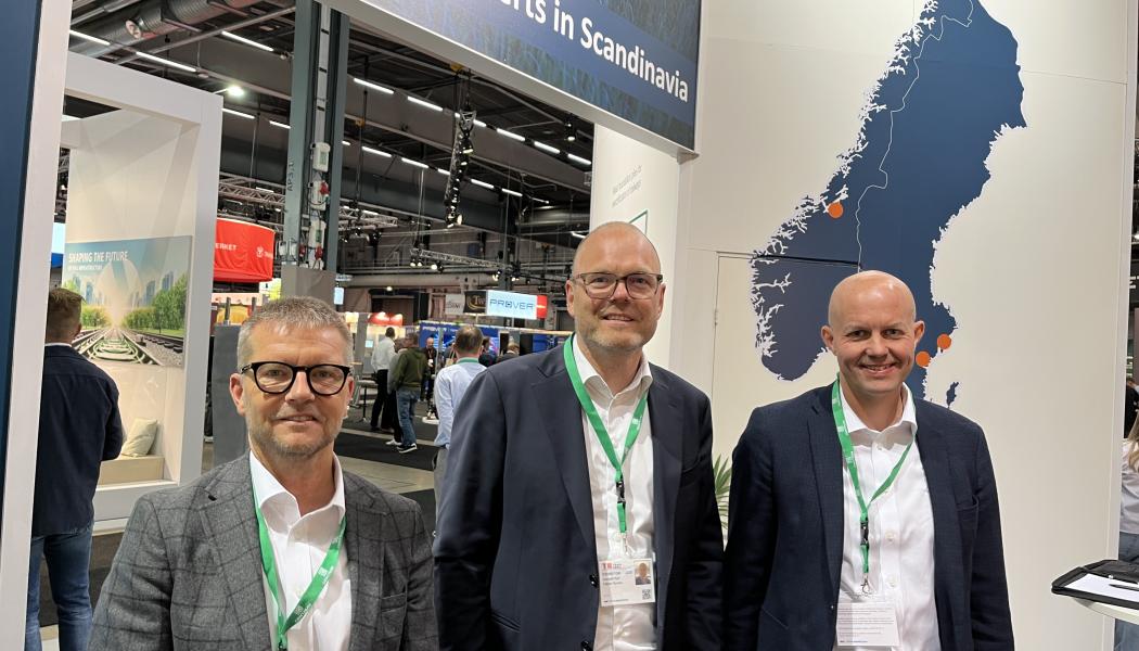 Thomas Mollerup, vd för Aarsleff Rail Danmark, Håkan Nyman vd för Aarsleff Rail Sverige och Søren Husted, avdelningsdirektör för Tvärgående samarbeten fanns på plats i Aarsleff Rails monter under Train & Rail och berättade om företagets skandinaviska satsning.