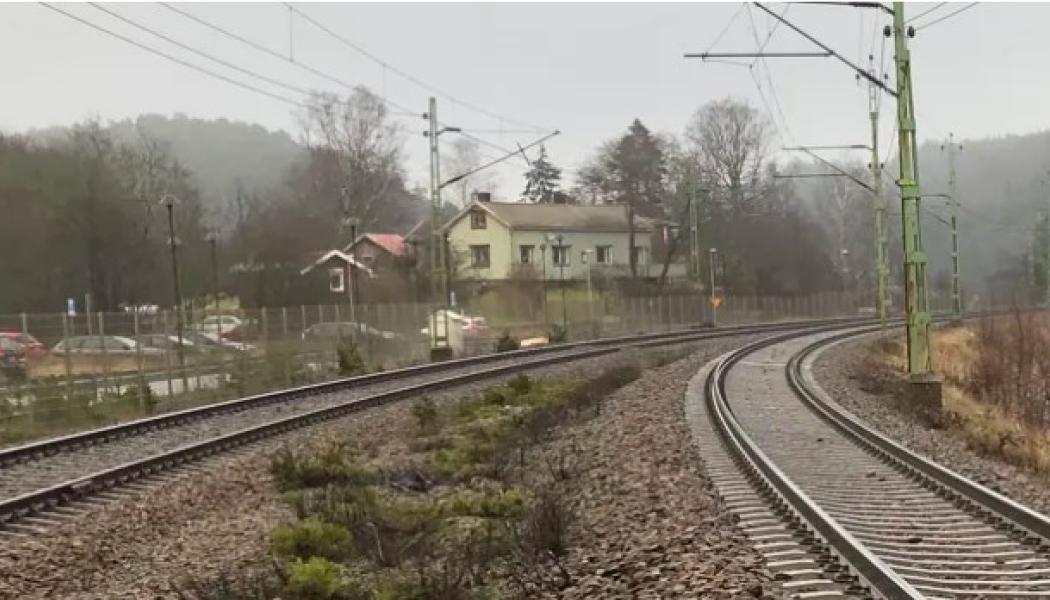Hela kontaktledningsanläggningen och hjälpkraftsystemet ska bytas. Foto: Trafikverket