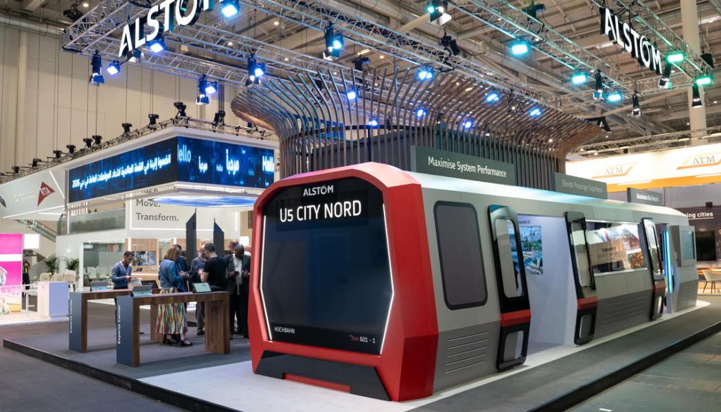 Alstoms monter på UITP Summit 2025 med en modell av det nya tunnelbanetåget DT6 för U-Bahn. Foto: Alstom