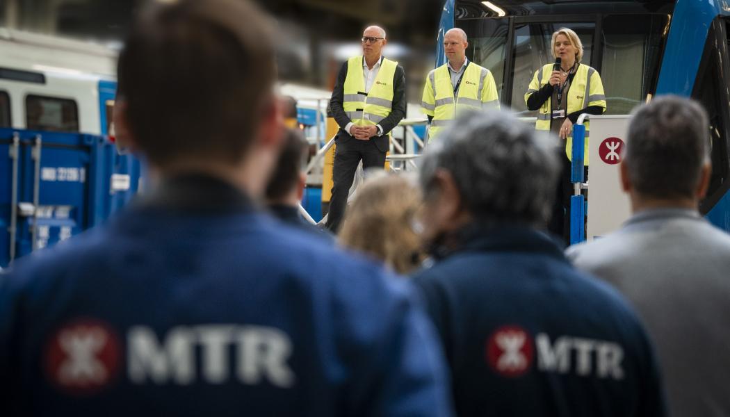 Moderniseringen av 270 tunnelbanevagnar firades hos MTR i Hammarbydepån. Foto: MTR
