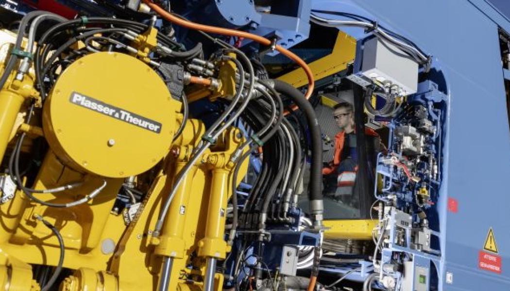 Automatiskt underhåll på järnvägen. Foto: Kredit: Plasser & Theurer
