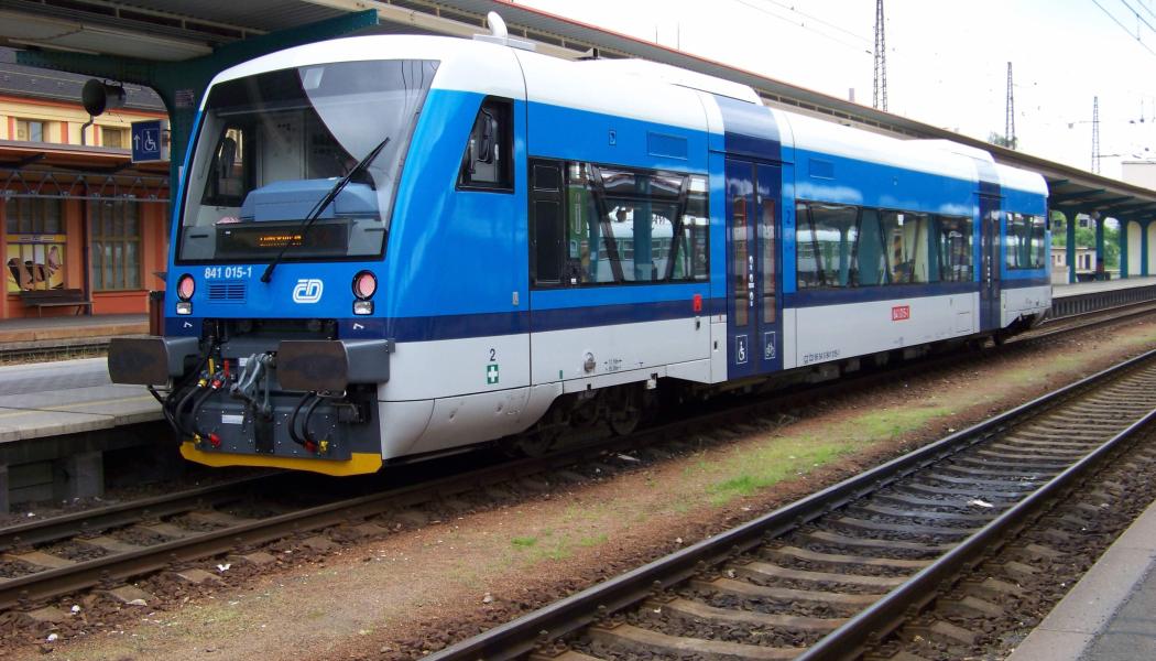 Ett äldre Regio Spider av klass 841-tåg från Stadler i Česká Třebová, Usti nad Orlicí-distriktet. Foto: Wikimedia Commons. Kredit:ŠJů