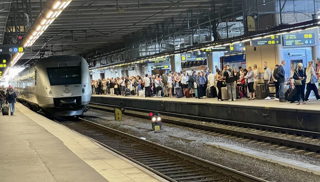 En välfylld perrong på Stockholms centralstation. Foto: Stina Wickenberg