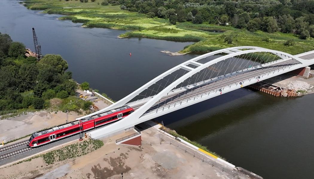 Ny bro öppnad över gränsfloden Oder mellan Tyskland och Polen. Foto: Deutsche Bahn