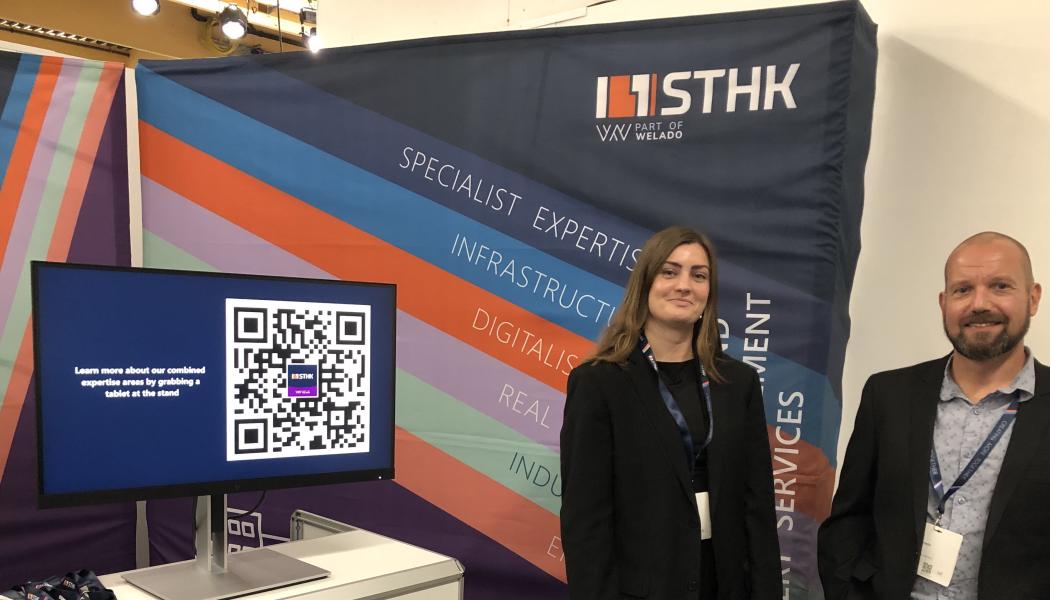 Emma Green, HR-koordinator på STHK och Joel Anselin, affärsenhetsledare för infrastruktur representerade företaget på Elmia Nordic Rail.
