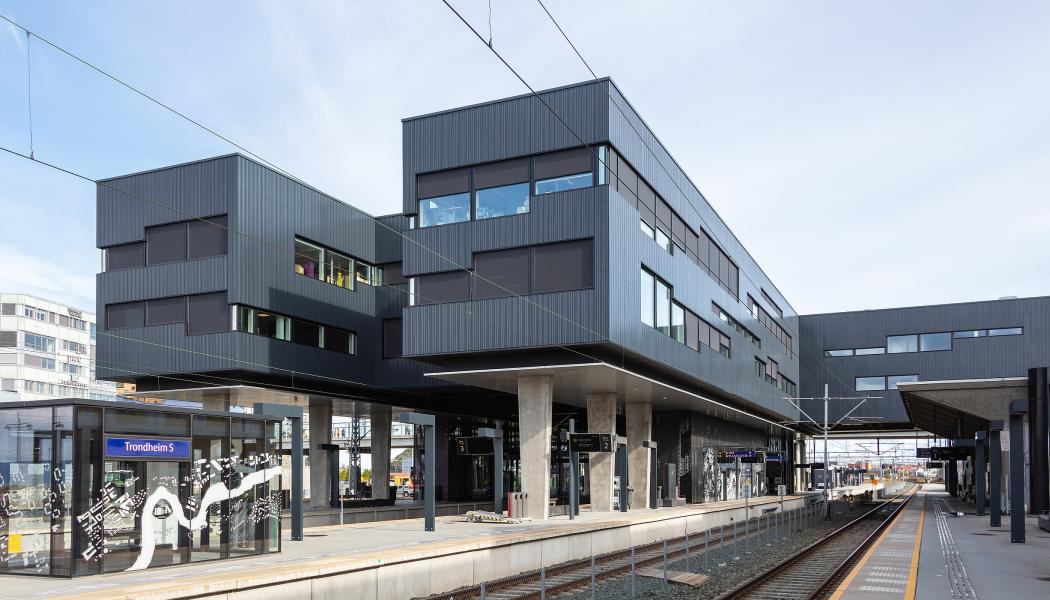 Trondheims centralstation. Foto: Wikipedia Common. Kredit: Diego Delso 