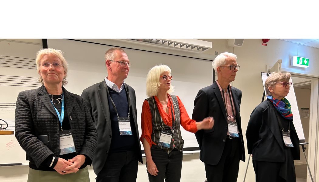 Workshoppen modererades av Karin Svensson Smith och inkluderade inlägg från bland andra Johan Wadman, VD för Svensk Kollektivtrafik och Lena Smidfelt Rosqvist, VD från från Trivector Traffic, samt flera av antologins skribenter. Foto: Resenärerna