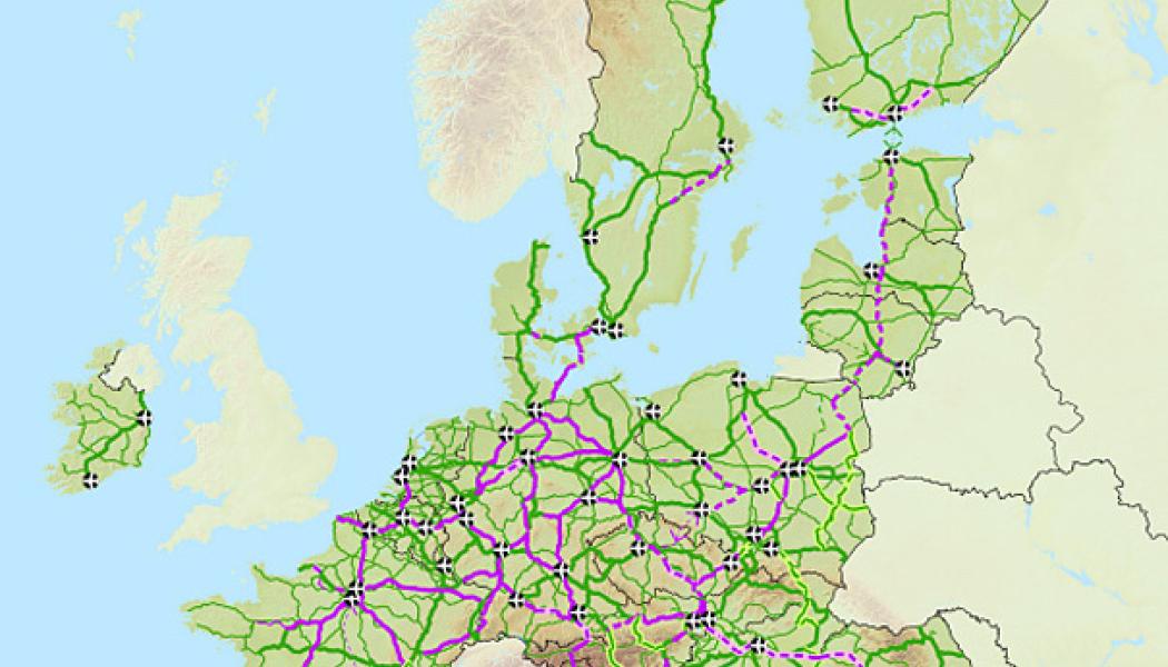 För att säkerställa nätverkets färdigställande - kärnnätet till 2030, det utvidgade kärnnätet till 2040 och hela nätet till 2050 - omfattar överenskommelsen bättre styrning, inklusive genomförandebestämmelser för viktiga gränsöverskridande avsnitt. Karta: EU-Kommissionen
