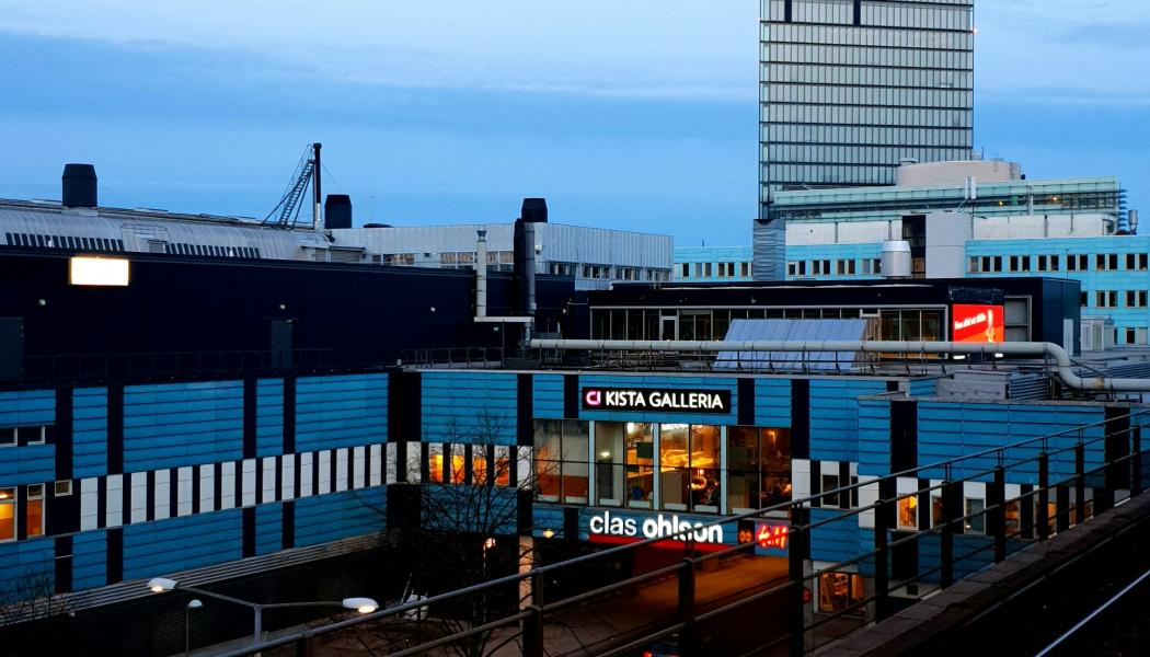 Utsikt över Kista Galleria och Kista Science Park vid Kista tunnelbanestation i Stockholm Foto: ThePowerCouple/Unsplash