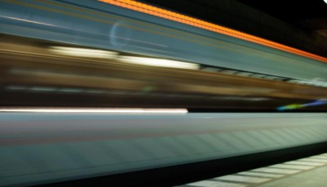 På Öresundsbron har fiberinstallationer redan genomförts medan de första byggnationerna i Norge och Sverige startar under andra kvartalet 2026. Foto: Trafikverket