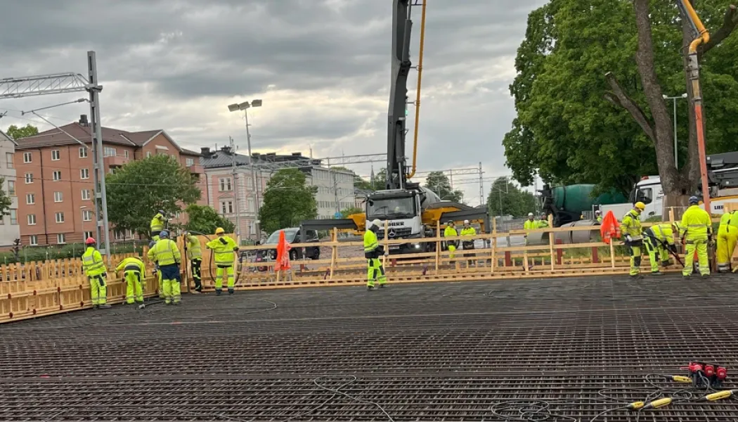 Gjutningen av den nya bron vid S:t Olofsgatan var den första större gjutningen i projektet. Foto: Trafikverket