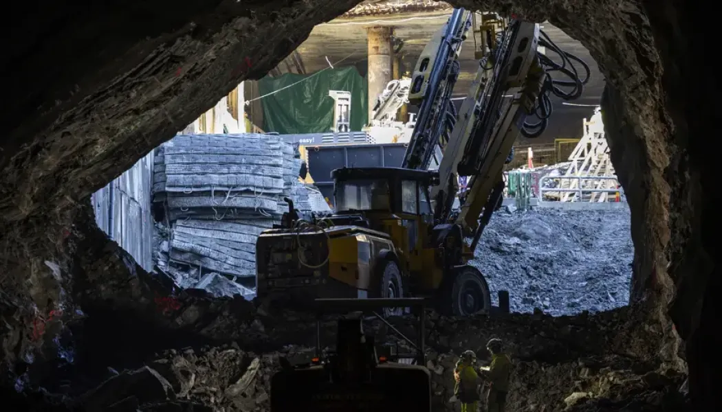 Genomslag klart i pilottunnel vid Hagakyrkan. Foto: Trafikverket